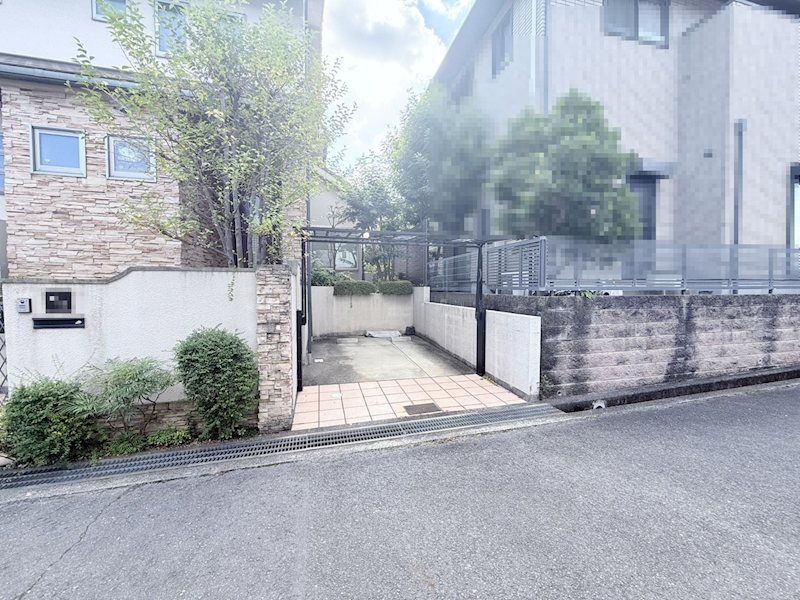 4SLDK Detached House for Sale in Minoh City, Osaka - Thumbnail 2