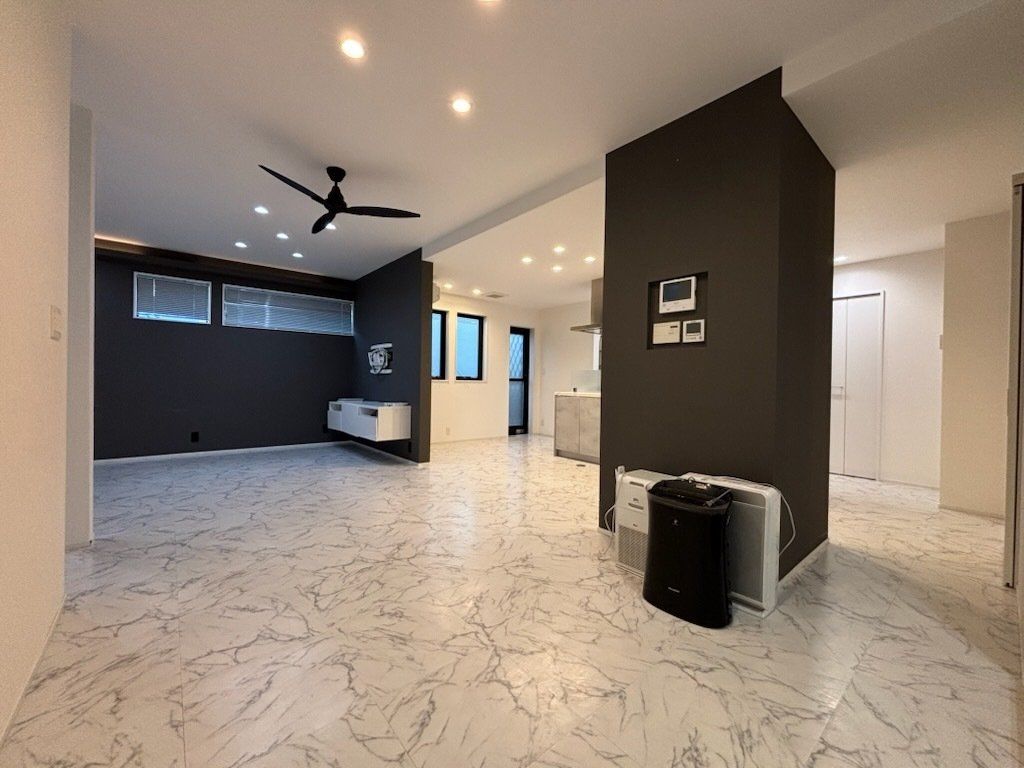 Spacious 3LDK Detached House for Sale in Kashiwara, Osaka - Thumbnail 2