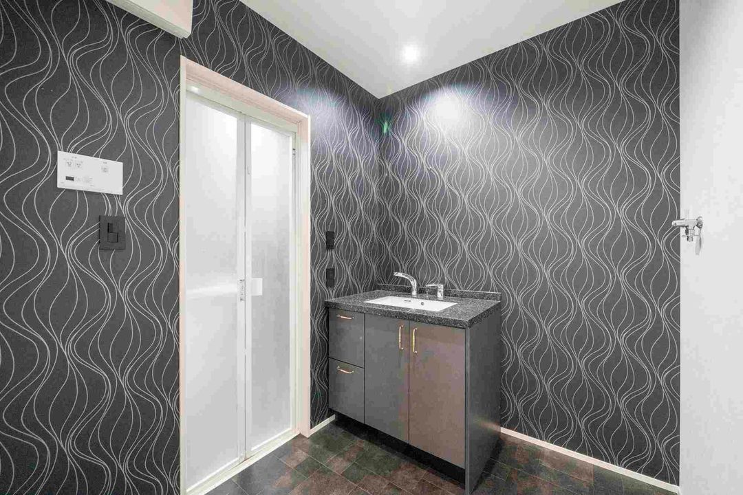 Spacious 3LDK Detached House for Sale in Kashiwara, Osaka - Thumbnail 4