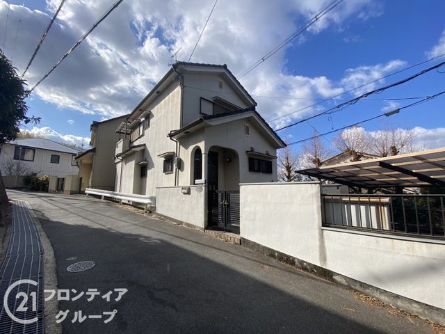 4LDK Detached House for Sale in Katano, Osaka - 5 Min Walk to Station - Thumbnail 2