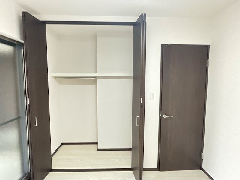 Modern 3LDK House for Sale in Neyagawa City, Osaka - Thumbnail 3