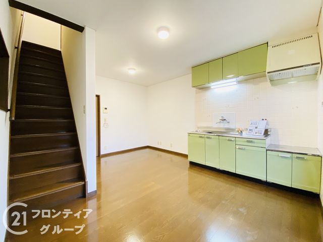 4LDK House for Sale in Kadoma, Osaka - 90.27 sqm - Thumbnail 3