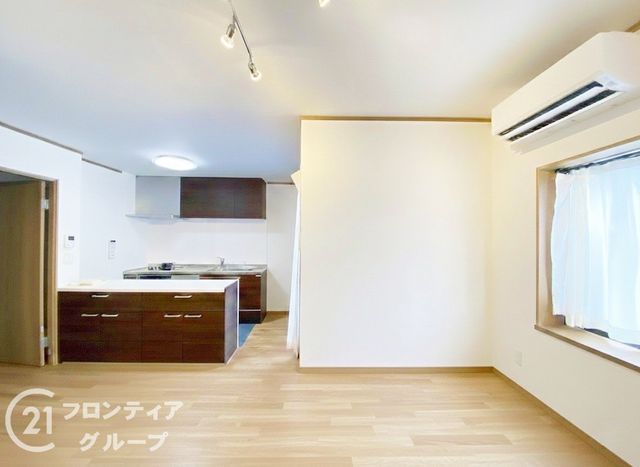 Renovated 4SLDK House Near Wakae-Iwata Station, Higashiosaka - Thumbnail 3