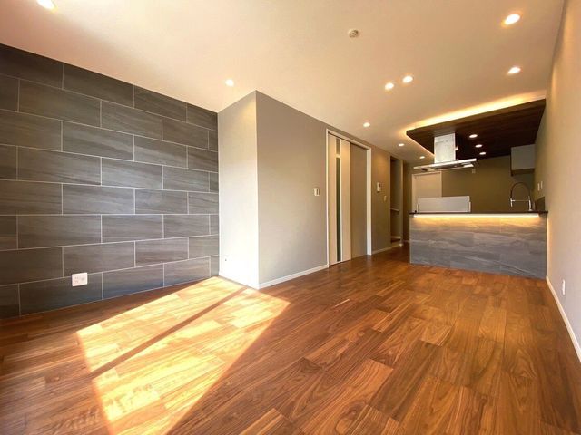 Renovated 3LDK House in Neyagawa, Osaka - Near Schools & Station - Thumbnail 2