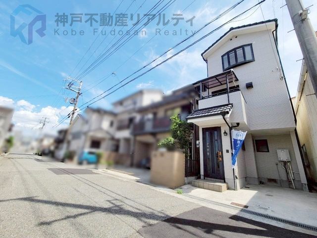 3-Story Detached House for Sale in Akashi, Hyogo - 3LDK, Renovated - Thumbnail 2
