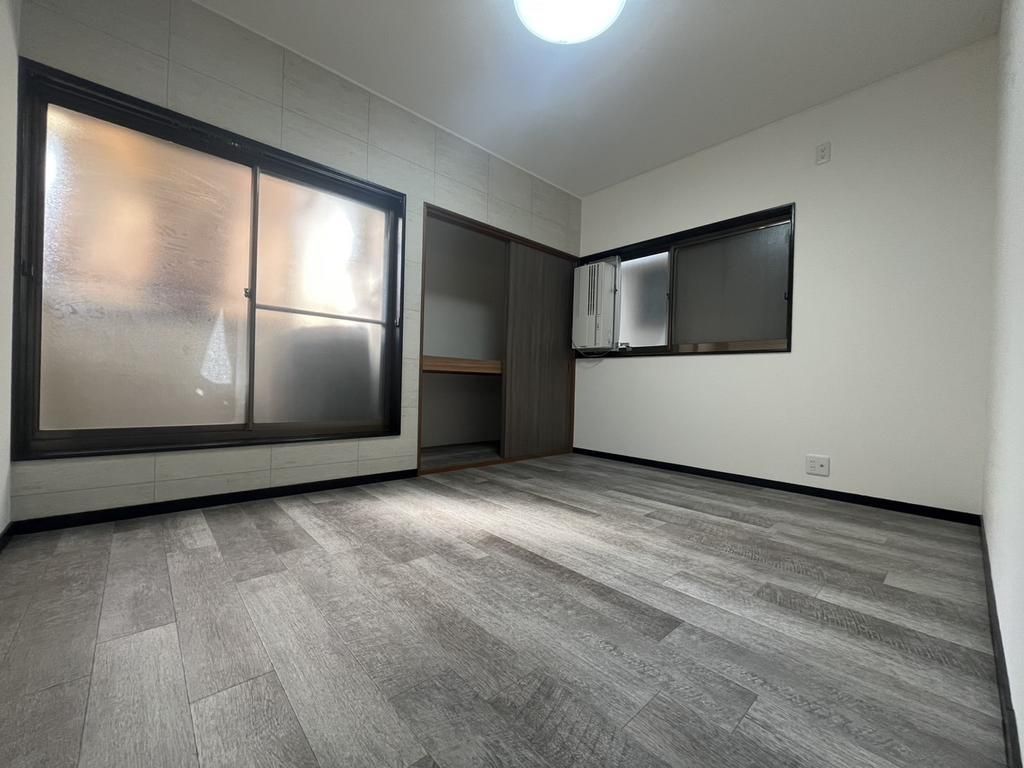Renovated 3DK Detached House for Sale near Kintetsu Yao Station, Osaka - Thumbnail 4