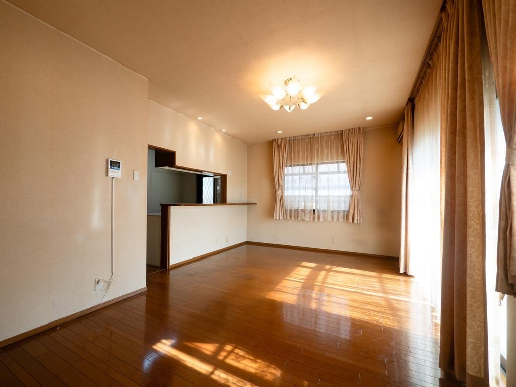 5LDK+S Sumitomo Forestry House for Sale in Hirakata, Osaka - Thumbnail 2