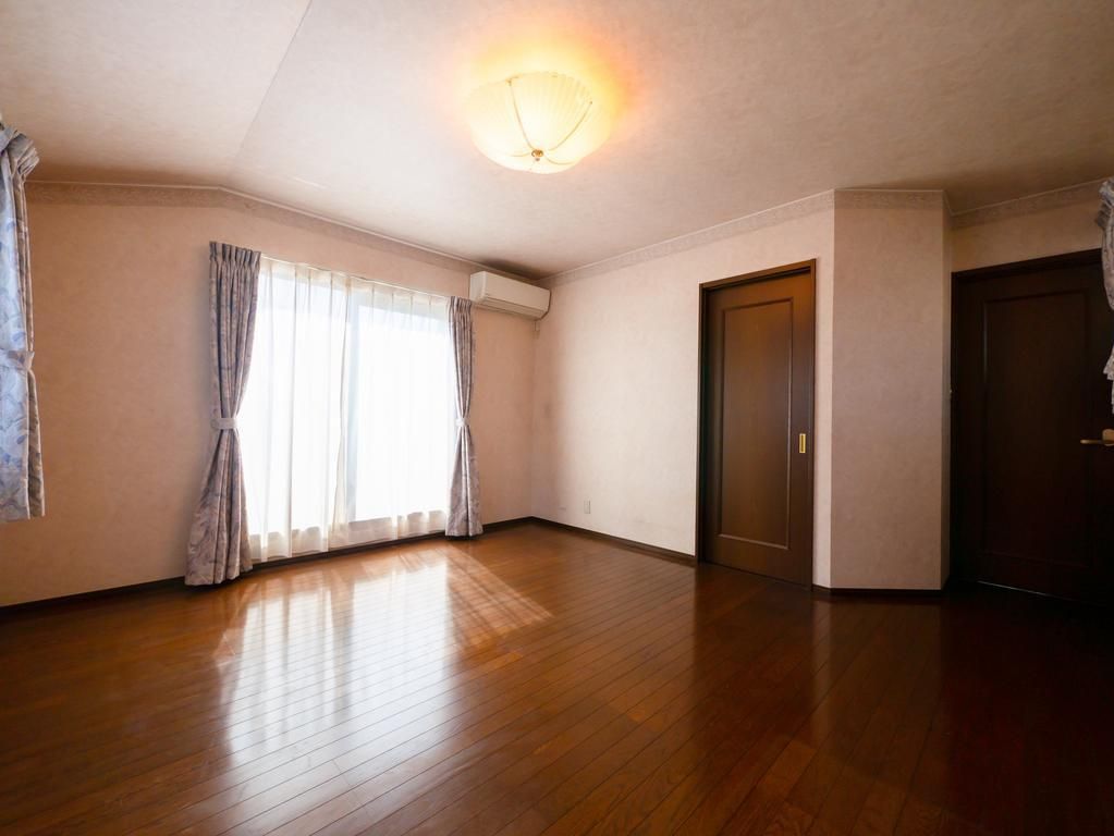 5LDK+S Sumitomo Forestry House for Sale in Hirakata, Osaka - Thumbnail 3