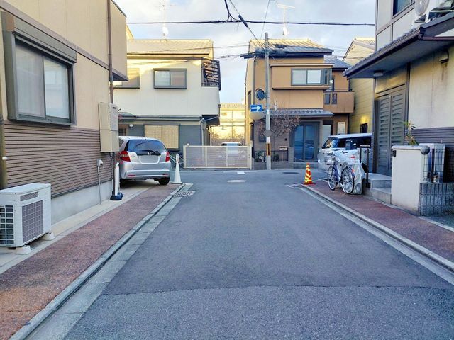 3LDK Detached House for Sale in Fushimi-ku, Kyoto - Thumbnail 2