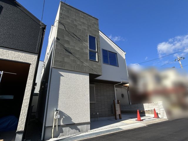 Modern 3SLDK House with Rooftop Terrace in Kobe's Seiryodai - Thumbnail 2