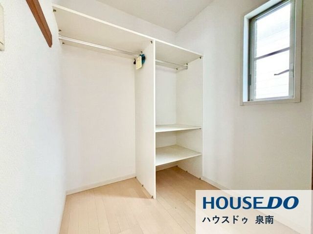 4LDK Detached House for Sale in Hannan City, Osaka - Thumbnail 2