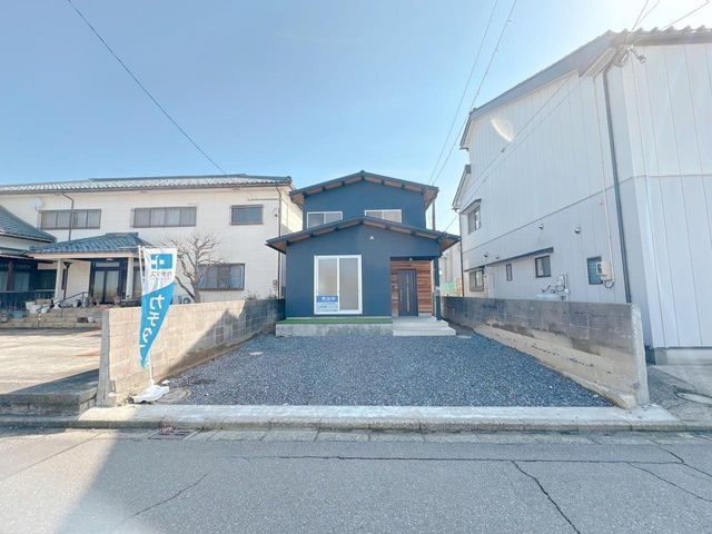 Renovated 4LDK Detached House in Fukui City near Nishibetsuin Station - Thumbnail 2