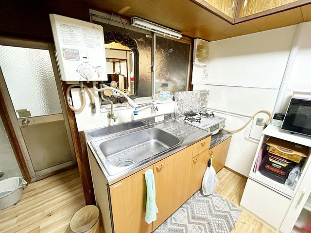 1935 Wooden House in Osaka's Higashisumiyoshi Ward - 4DK Layout - Thumbnail 3