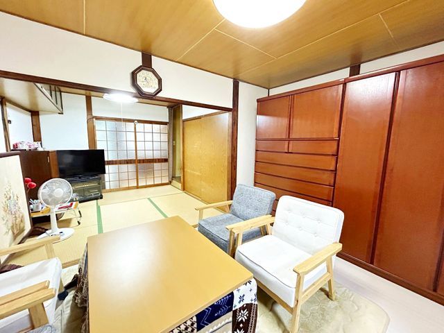 1935 Wooden House in Osaka's Higashisumiyoshi Ward - 4DK Layout - Thumbnail 4