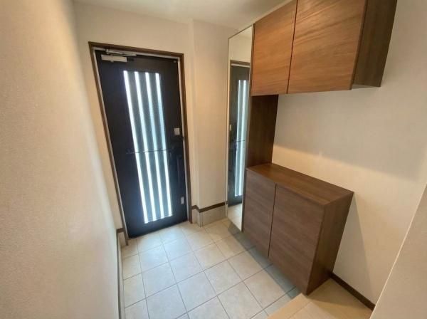 4LDK House for Sale in Minato Ward, Osaka - 92m² Near Bentencho Station - Thumbnail 3