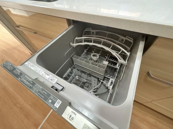 Renovated 3LDK House in Kobe Nagata with Sea View Balcony - Thumbnail 3