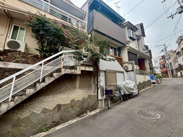 3LDK Detached House for Sale in Abeno Ward, Osaka - Thumbnail 2