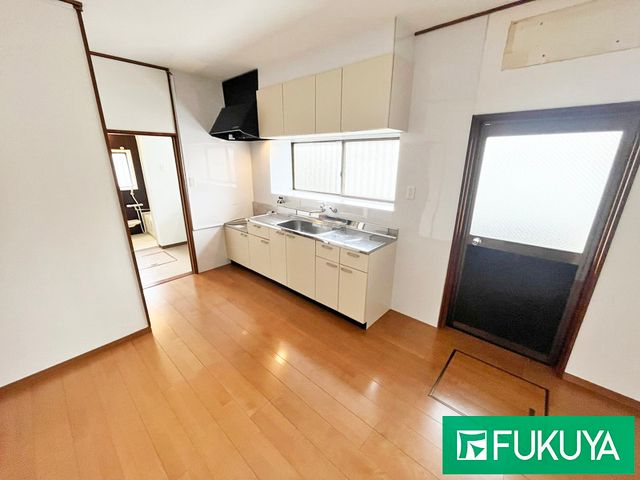 Renovated 5DK House in Himeji with Parking for 2 Cars - Thumbnail 4