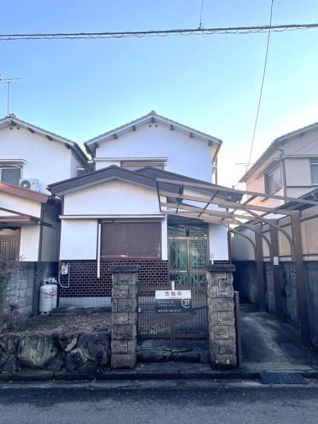 Vacant 4DK House for Sale in Wakayama City - Thumbnail 2