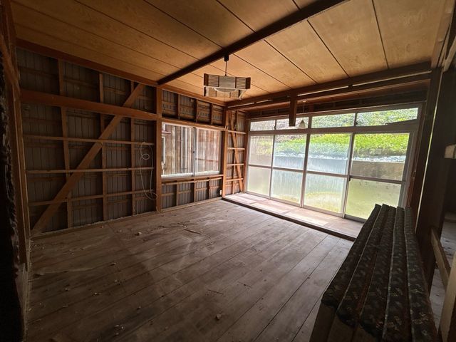 Renovated 3LDK House in Kanazawa with Seismic Upgrade - Thumbnail 2