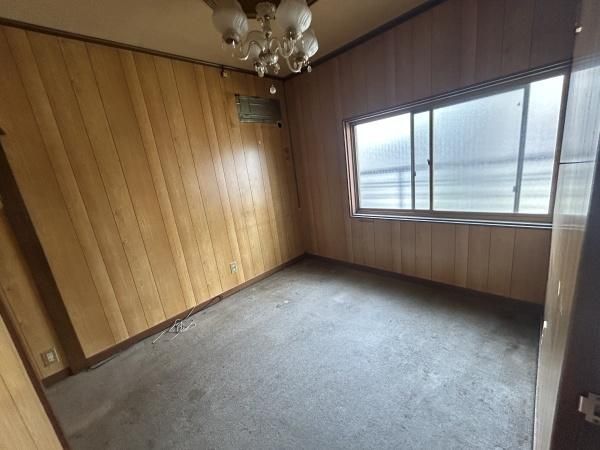 4DK Detached House for Sale in Higashi-Osaka, Osaka - Thumbnail 2