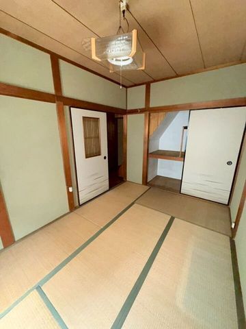 3DK Wooden House for Sale in Higashisumiyoshi, Osaka - Thumbnail 2