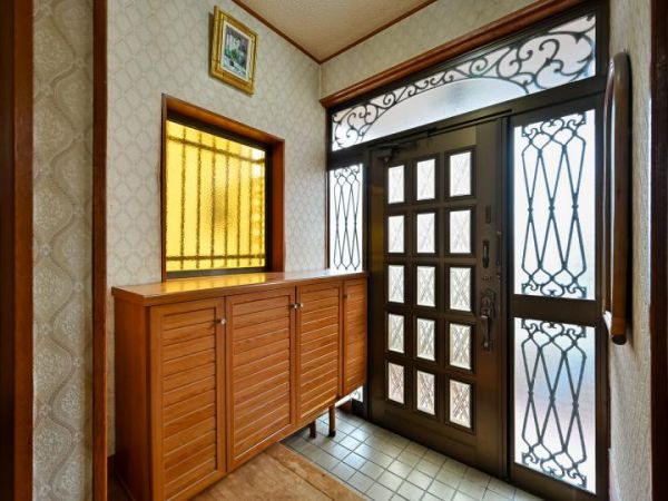 5LDK House Near Sakurai Station in Toyonaka, Osaka - Thumbnail 2