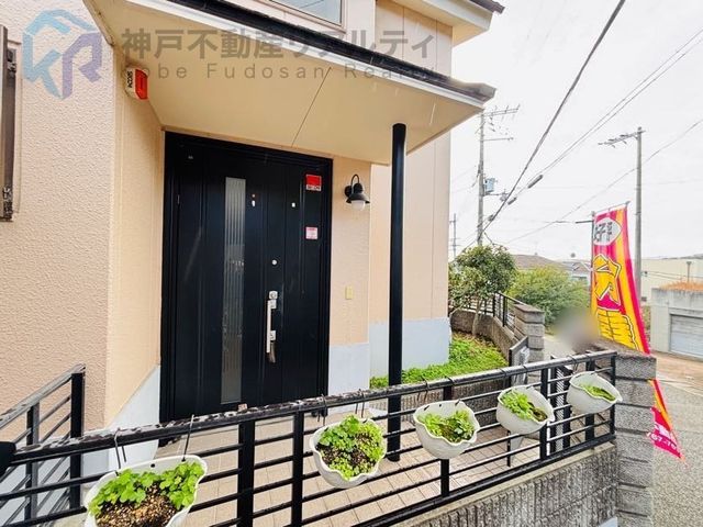 5SLDK Steel House with Solar & 6-Car Parking in Kobe Nagata - Thumbnail 4