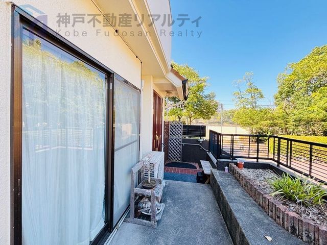 Renovated 4LDK House in Quiet Takakuradai, Kobe - Thumbnail 3