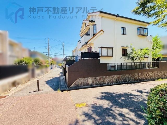 Renovated 4LDK House in Quiet Takakuradai, Kobe - Thumbnail 4