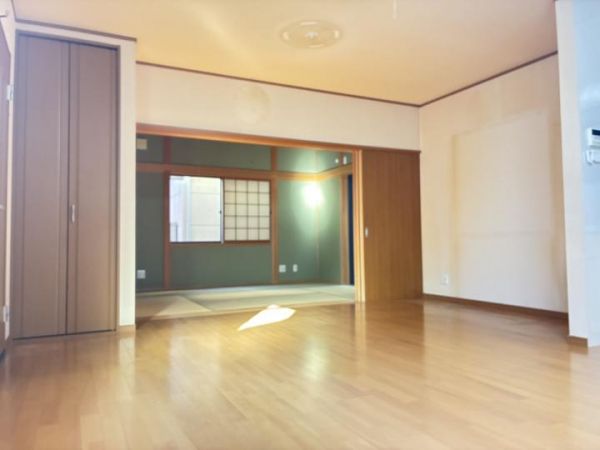4LDK Detached House for Sale in Matsubara, Osaka - Thumbnail 4