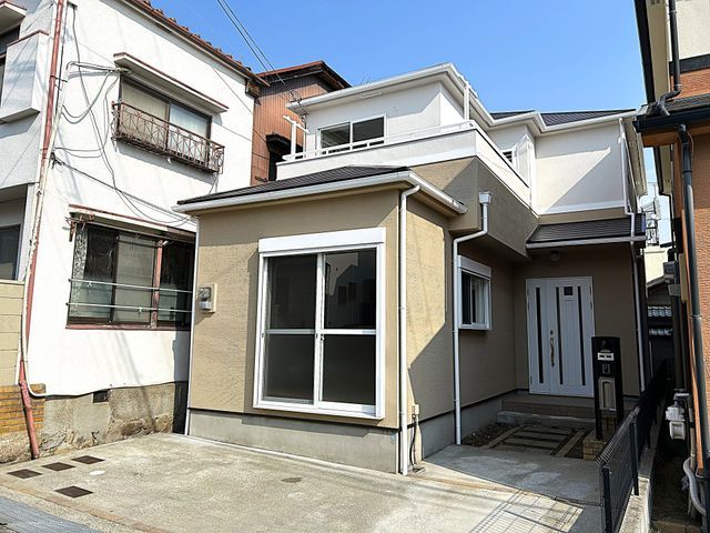 Renovated 4LDK Detached House in Kobe Nada Ward - Image 1