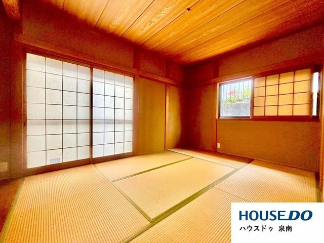 4LDK Detached House with Carport in Hannan City, Osaka - Thumbnail 4
