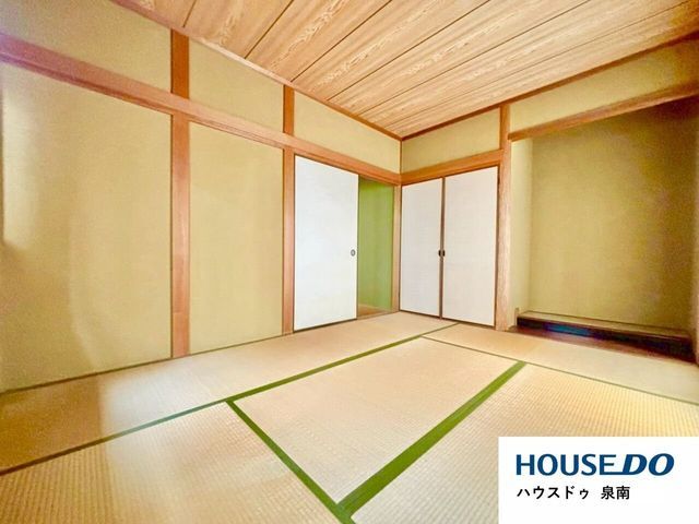 4LDK Detached House with Carport in Hannan City, Osaka - Thumbnail 3