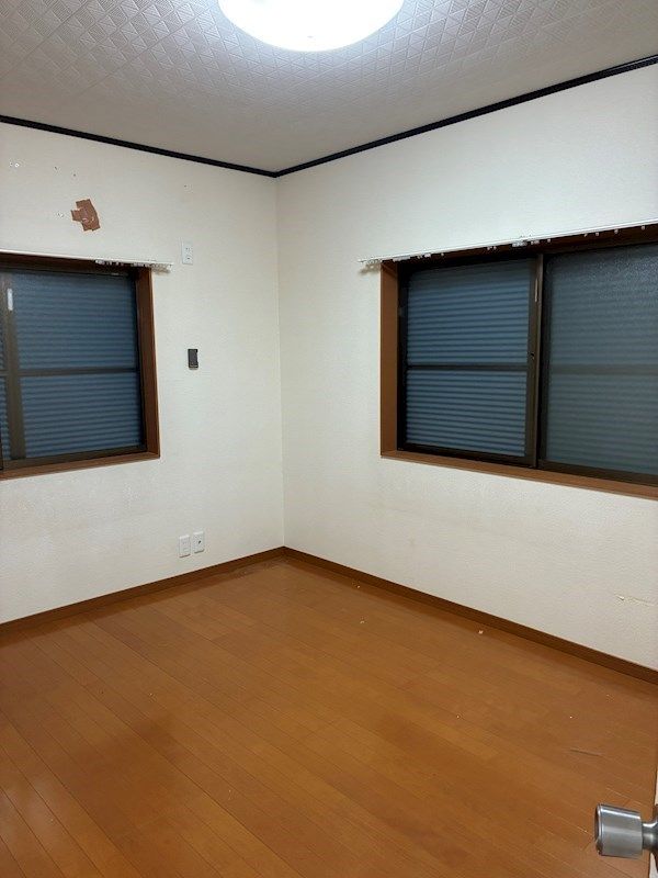 4LDK Detached House for Sale Near Mikkaichi Station, Suzuka - Thumbnail 2