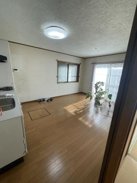 4LDK House with Carport for Sale in Yao, Osaka - 1998 Build - Thumbnail 4