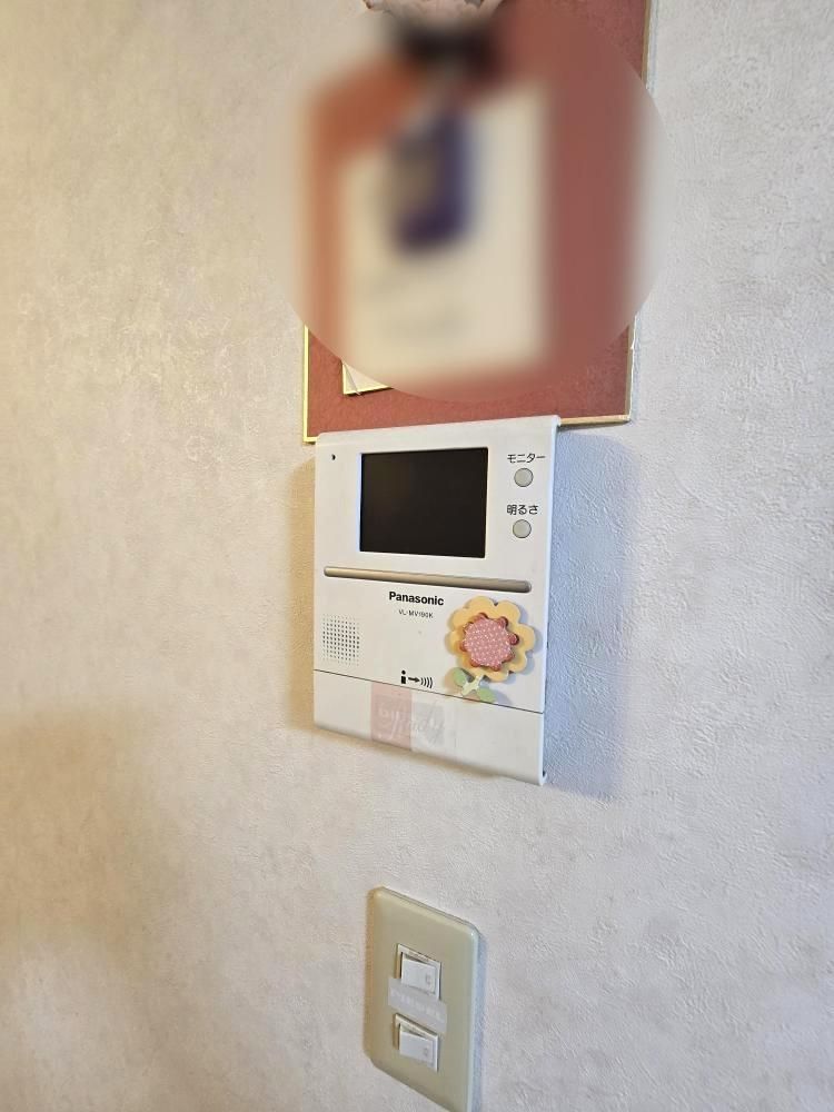 3-Storey Wooden House for Sale near Shinshikiri Station, Higashiosaka - Thumbnail 4