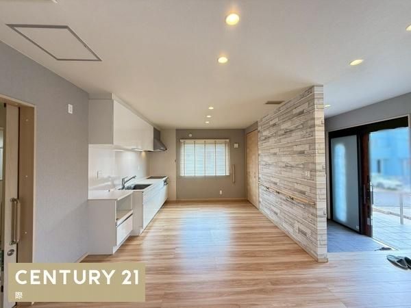 2LDK House for Sale in Wakayama City - 67 sqm - Thumbnail 3