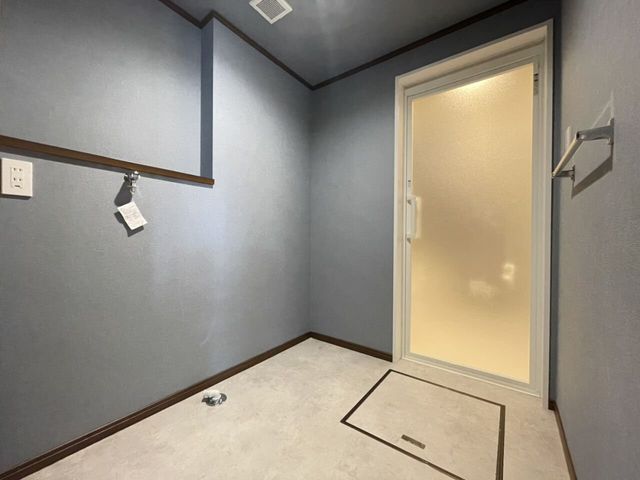 5LDK House for Sale in Asahi-cho, Mie Prefecture - 144 sqm - Thumbnail 2