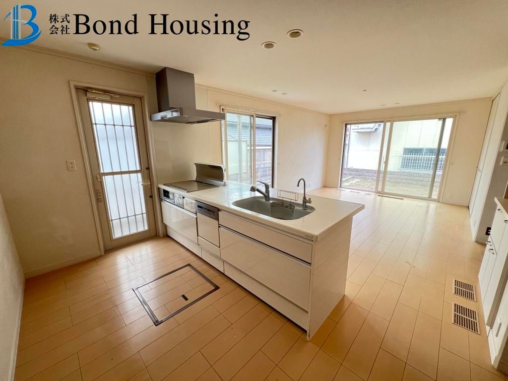 Sekisui Heim 3SLDK House for Sale in Inami, Hyogo - Thumbnail 2