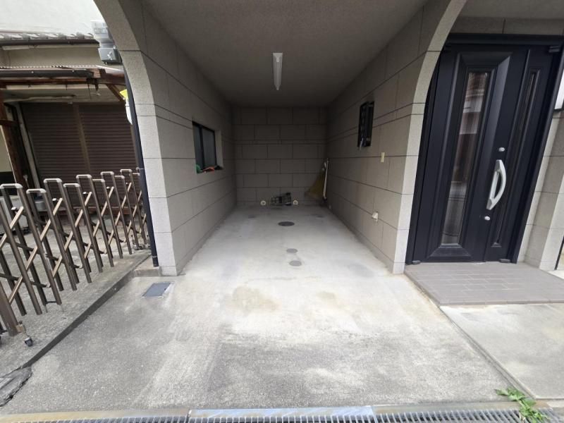 4LDK Detached House for Sale in Moriguchi, Osaka - 13 Min Walk to Kayashima Station - Thumbnail 2