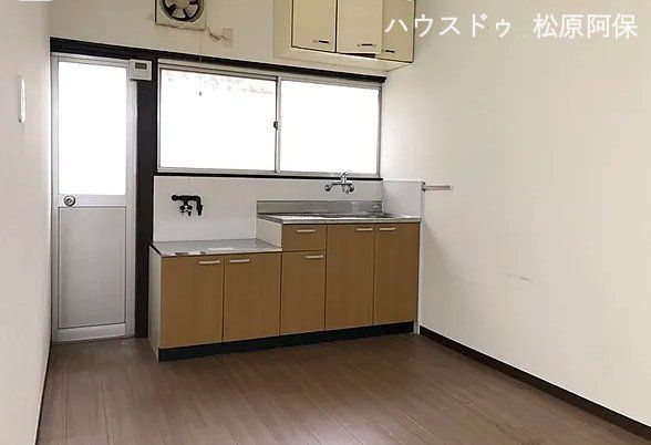 4DK House for Sale in Matsubara City, Osaka - 62 sqm - Thumbnail 3