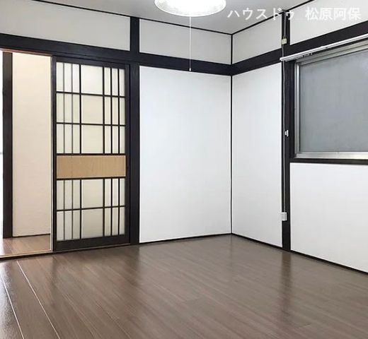 4DK House for Sale in Matsubara City, Osaka - 62 sqm - Thumbnail 2