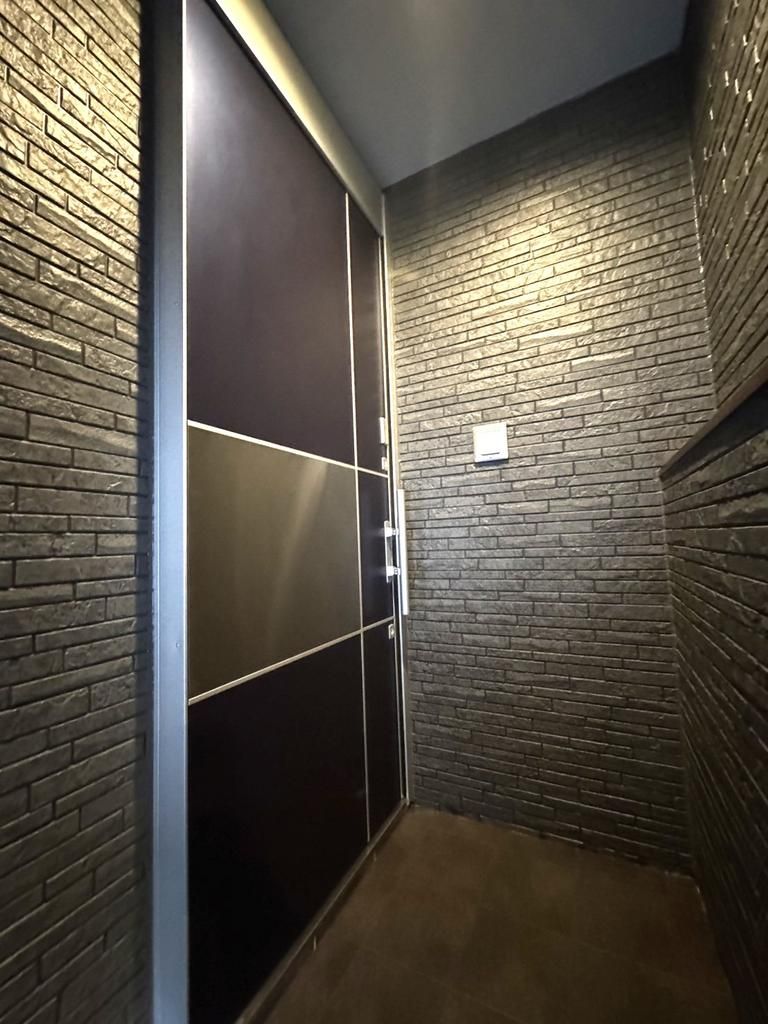 2017-Built 3-Storey Steel House with Shop Potential in Moriguchi - Thumbnail 2