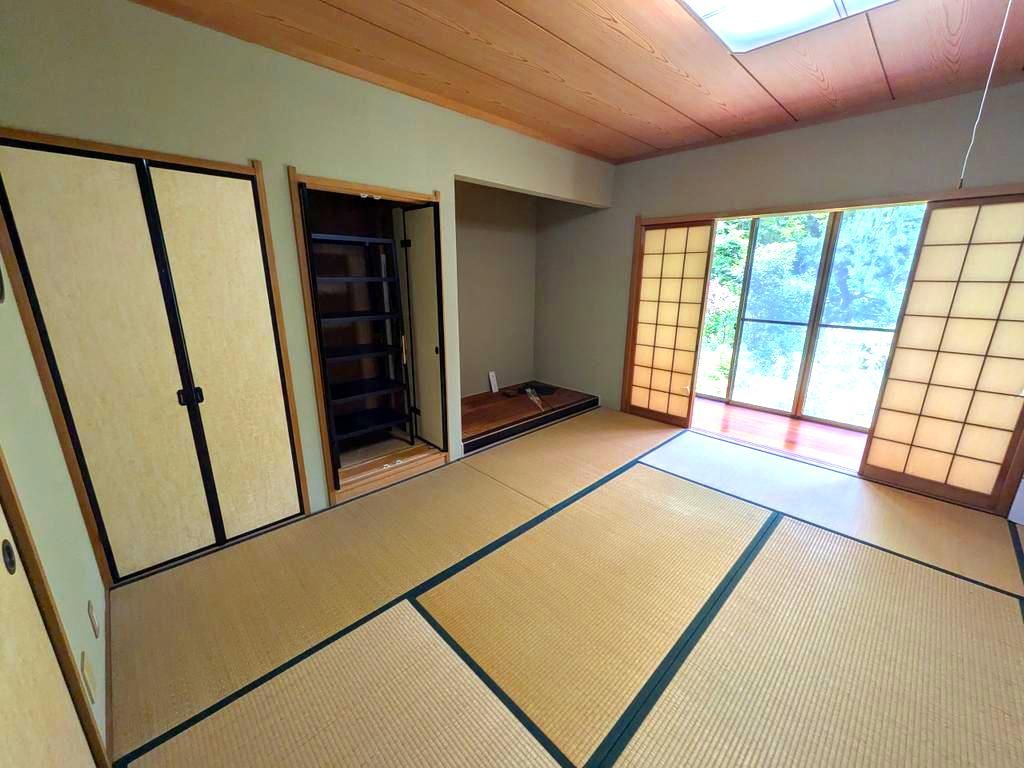 5SLDK Detached House on 1014 sqm Land in Kyoto's Ukyo Ward - Thumbnail 2