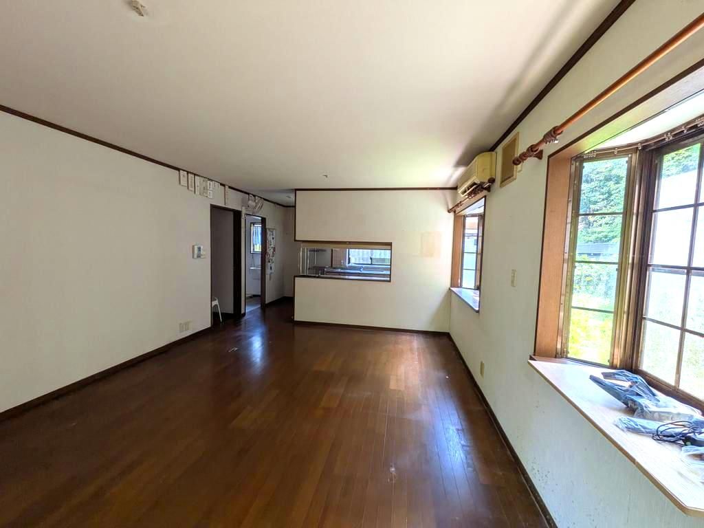 5SLDK Detached House on 1014 sqm Land in Kyoto's Ukyo Ward - Thumbnail 3