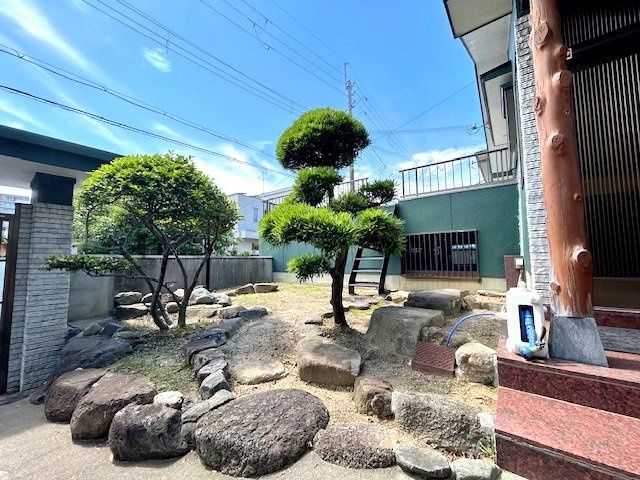 7DK Detached House for Sale in Hirakata, Osaka - 220㎡ Land - Thumbnail 3