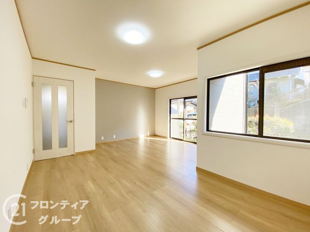 4LDK House for Sale in Yawata, Kyoto - 101 sqm - Thumbnail 2