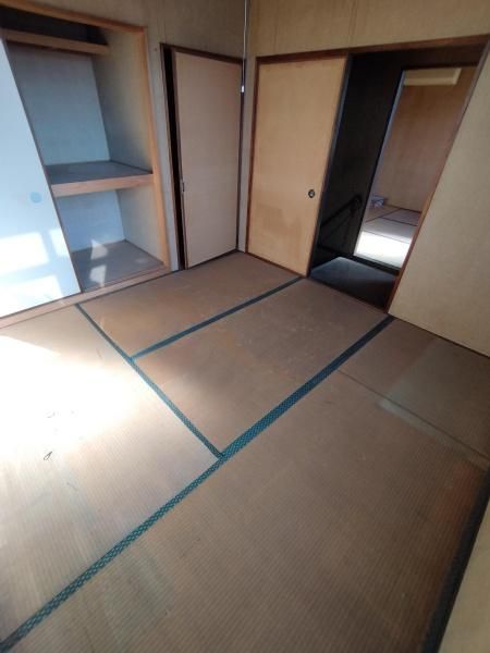 6DK House for Sale in Hannan City, Osaka - 99.68 sqm - Thumbnail 3