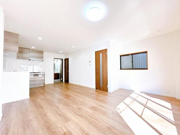 Renovated 4LDK Steel House near Bentencho Station, Osaka - Thumbnail 2